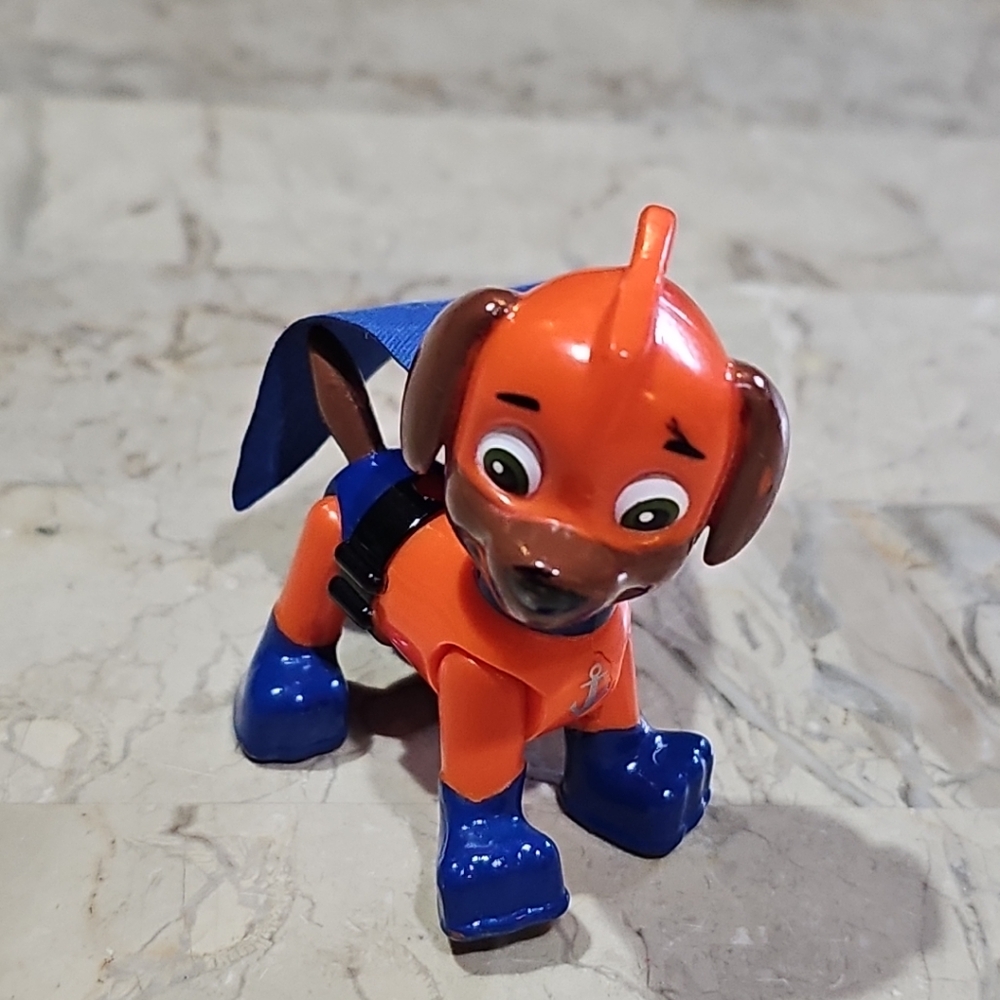 Nickelodeon Spin Masters Superhero Paw Patrol Zuma Figures With Cape